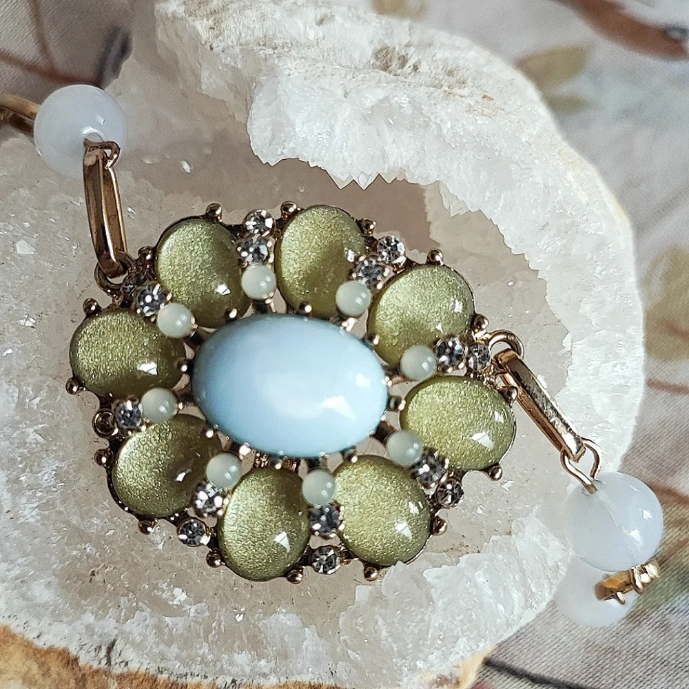 Pastel Mint Light Green Blue Rhinestone Creamy Opaque Vintage Necklace Gold Tone